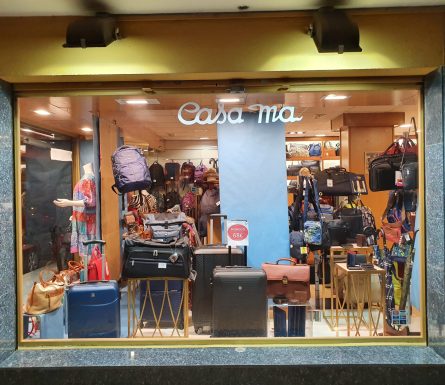 Aparador d’un comerç de Viladecans