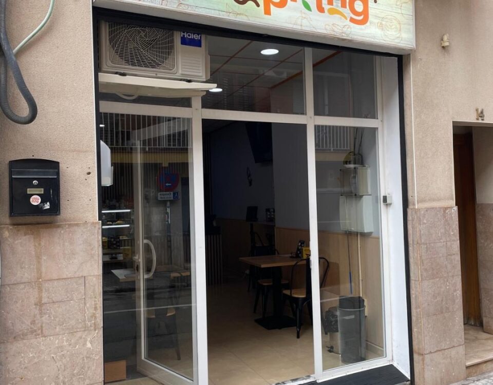 Façana de la cafeteria Utopping a Viladecans